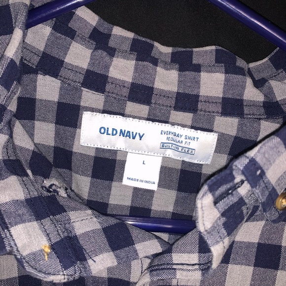 Men’s Old navy Hutton down dress shirt - Picture 2 of 3